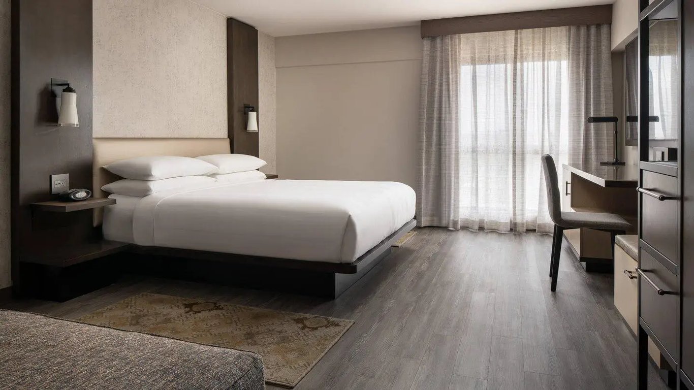 Marriott Riverside at the Convention Center