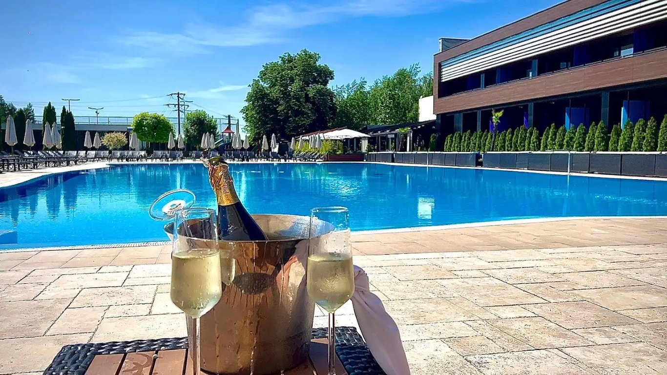 Sky Blue Hotel & Spa