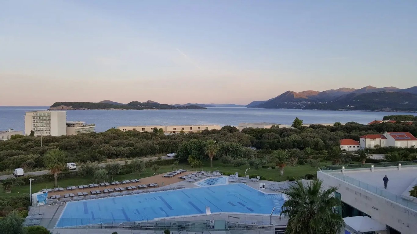 Splendour By The Sea
