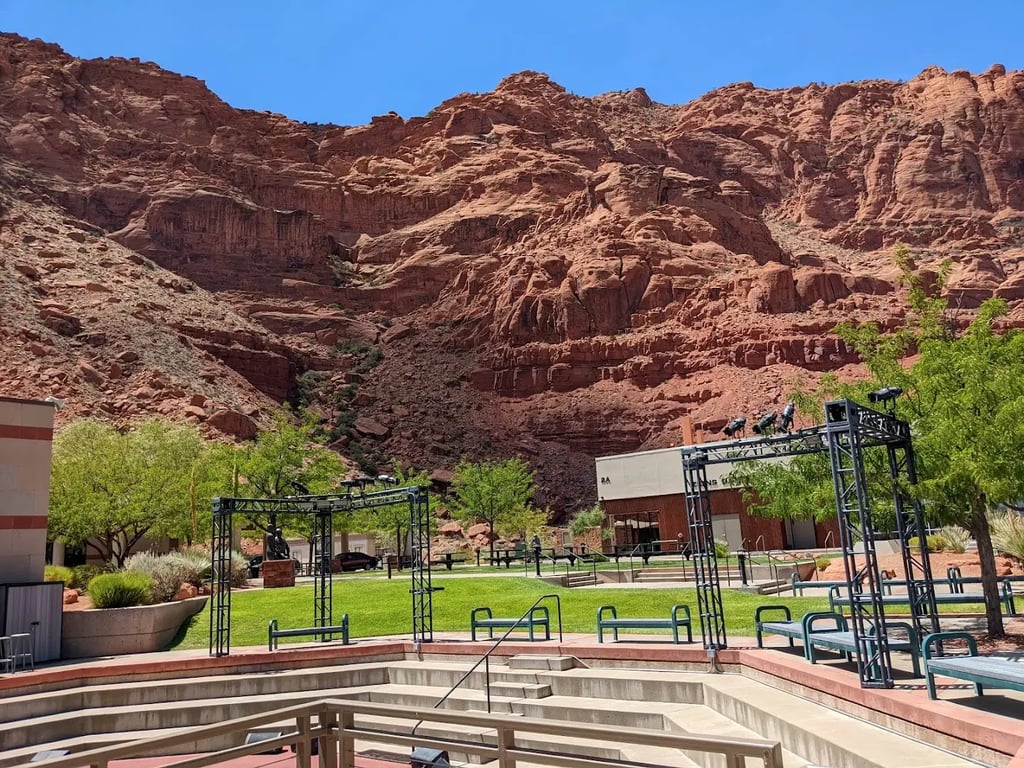 Tuacahn Center