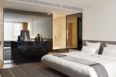 Roomers Baden-Baden, Autograph Collection