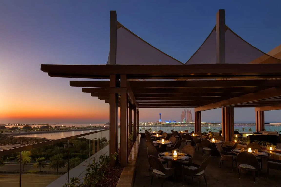 Azura Panoramic Lounge - The St. Regis Abu Dhabi