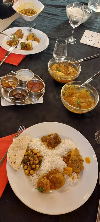 Chez Saroj & Janu
