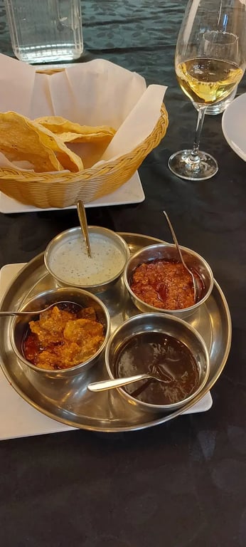 Chez Saroj & Janu