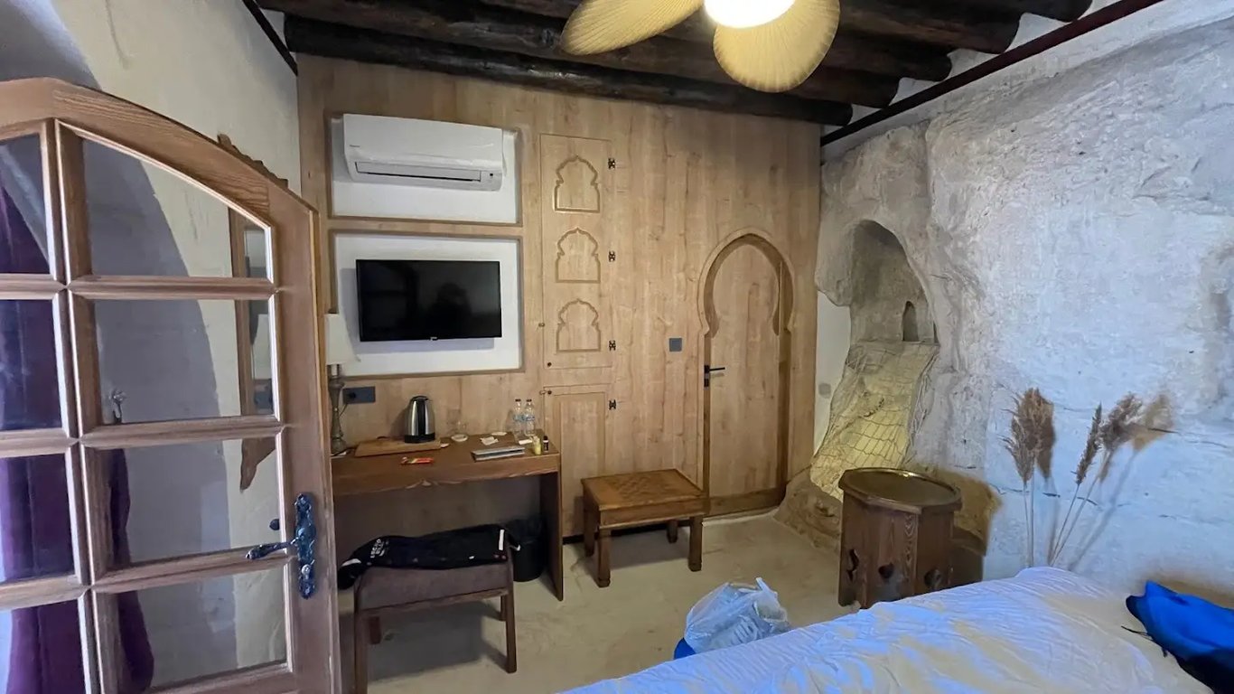 CEVHER KONAĞI