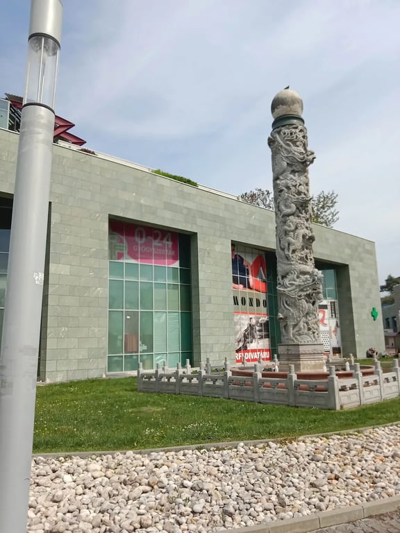 Center Színház