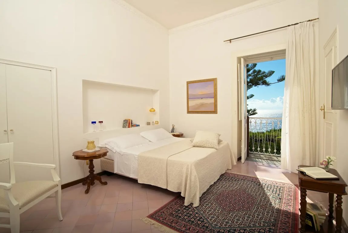 Romantic Hotel & Restaurant Villa Cheta Elite
