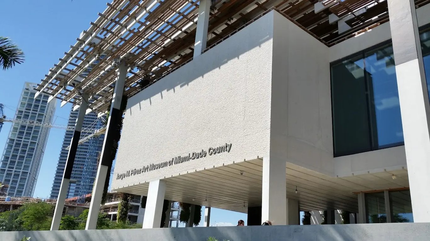 Miami Art Museum (MAM)