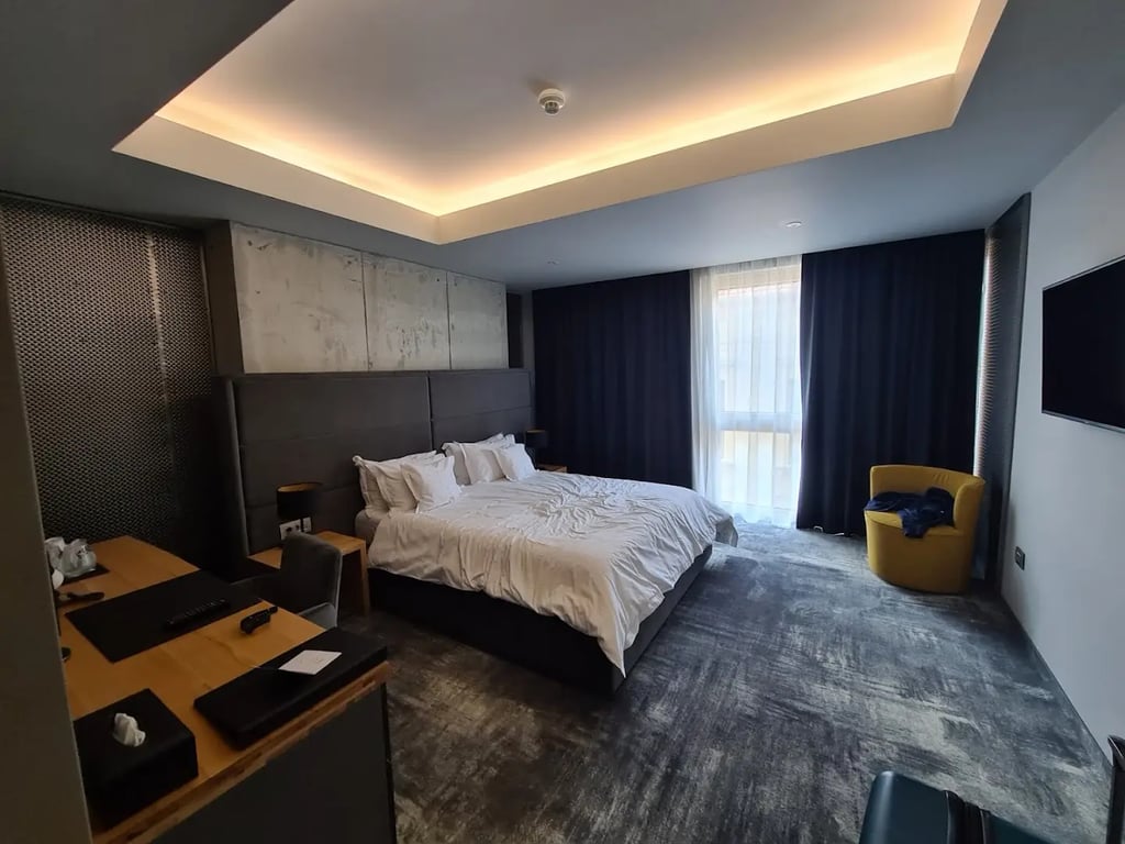 Aniroc Signature Hotel