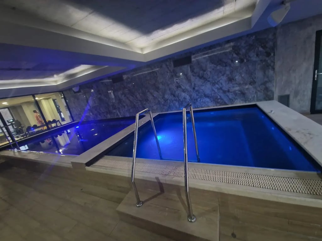 Aniroc Signature Hotel