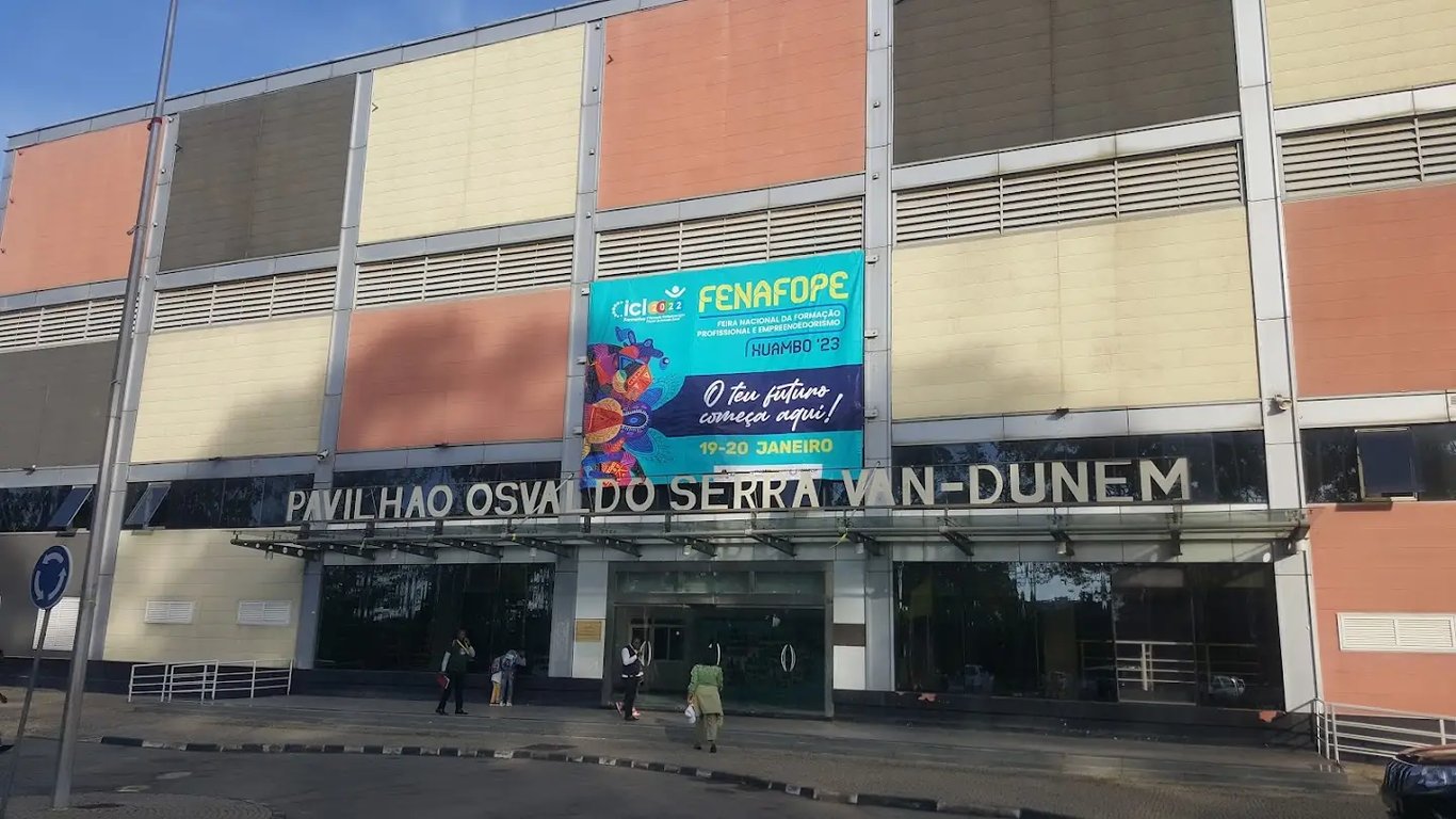 Pavilhão Serra Van-Dúnem