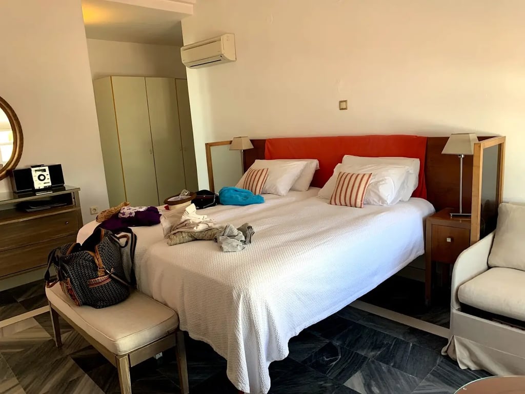 Dorion Hotel