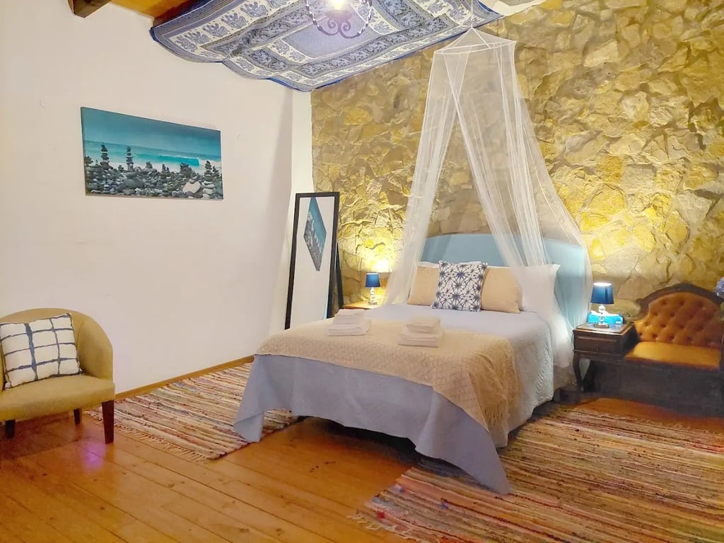 CASA RUSTICA COM PISCINA