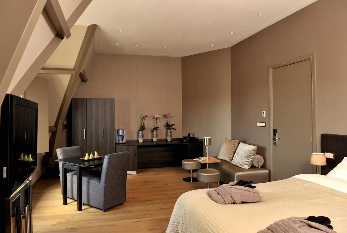 Brasss Hotel Suites