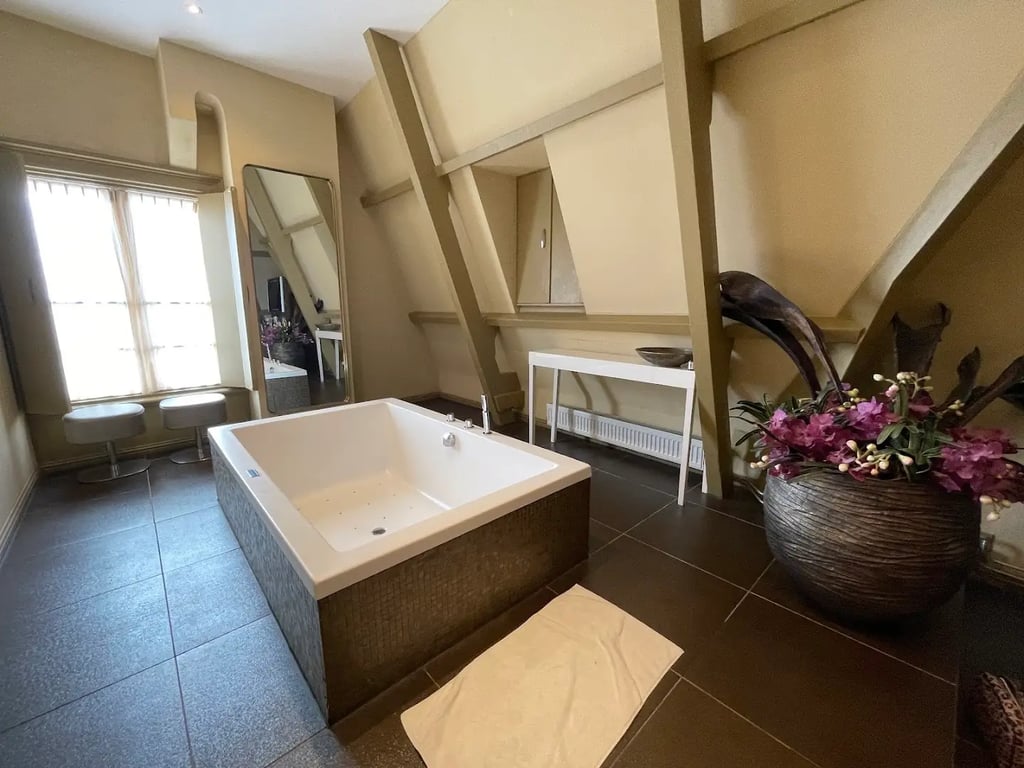 Brasss Hotel Suites