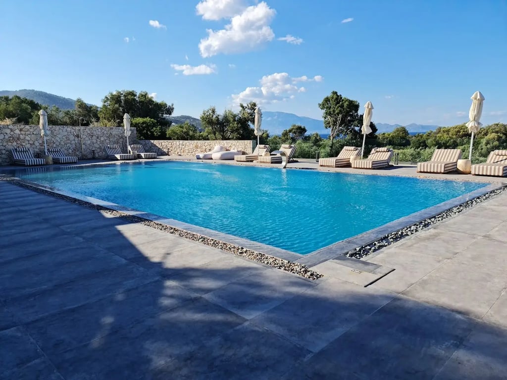 Aliv stone suites & spa