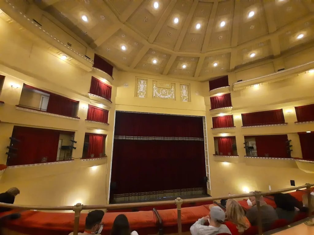 Teatro Augusteo, Naples