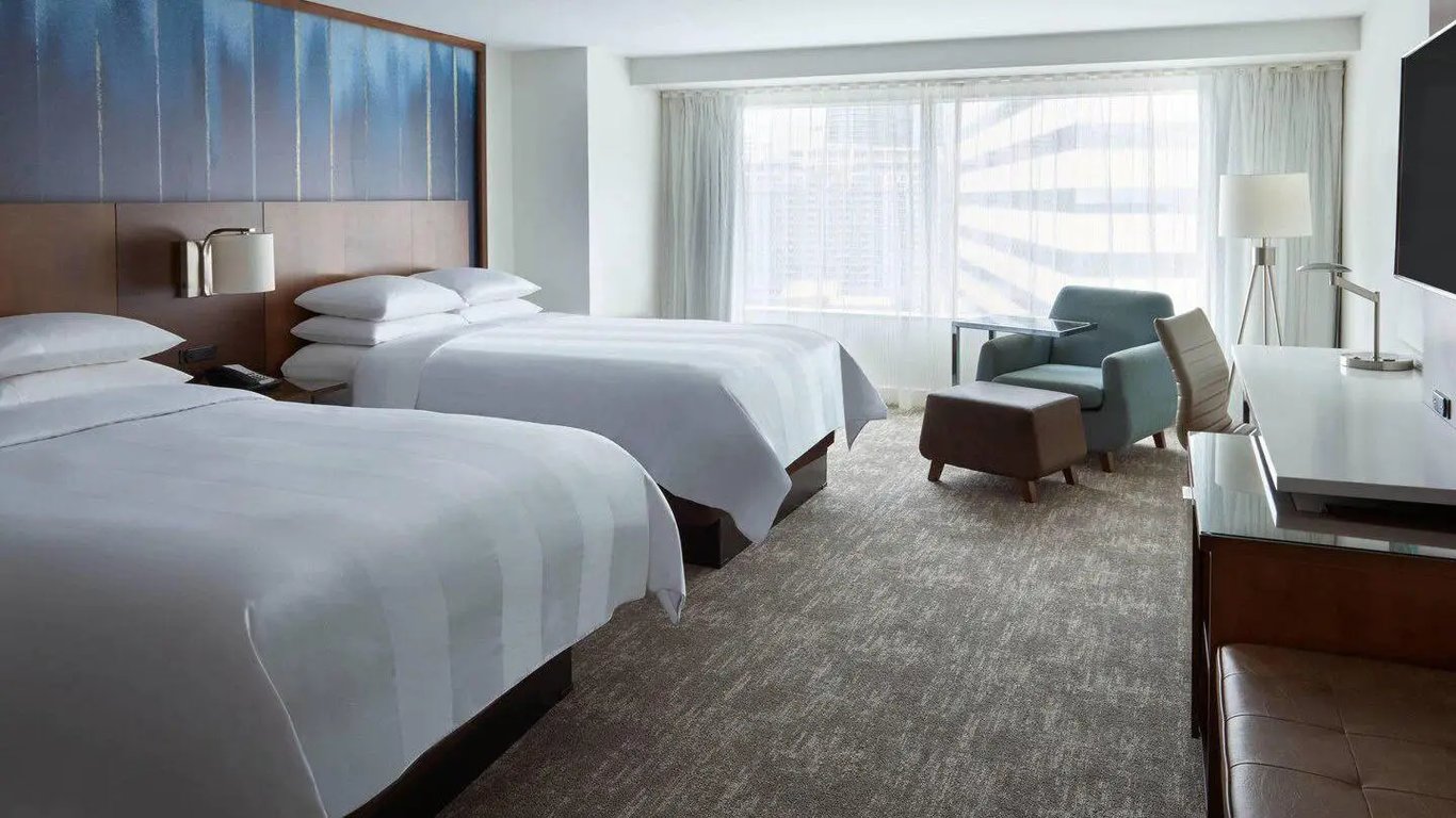 Renaissance Toronto Hotel at Rogers Centre