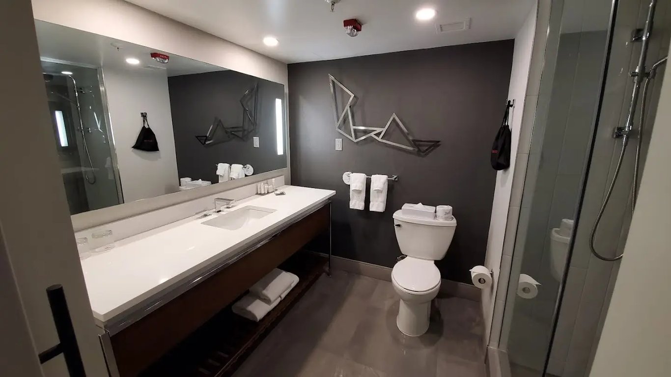 Renaissance Toronto Hotel at Rogers Centre
