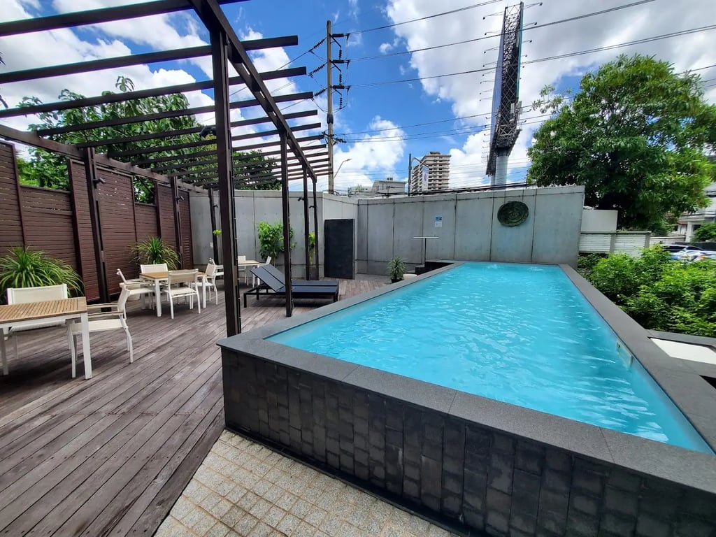 Maduzi Hotel, Bangkok - Asoke