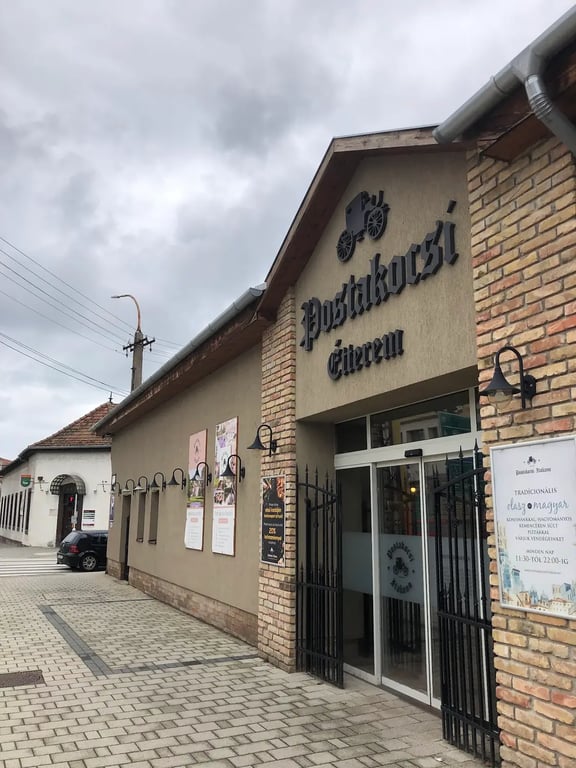 Vörös Postakocsi Étterem