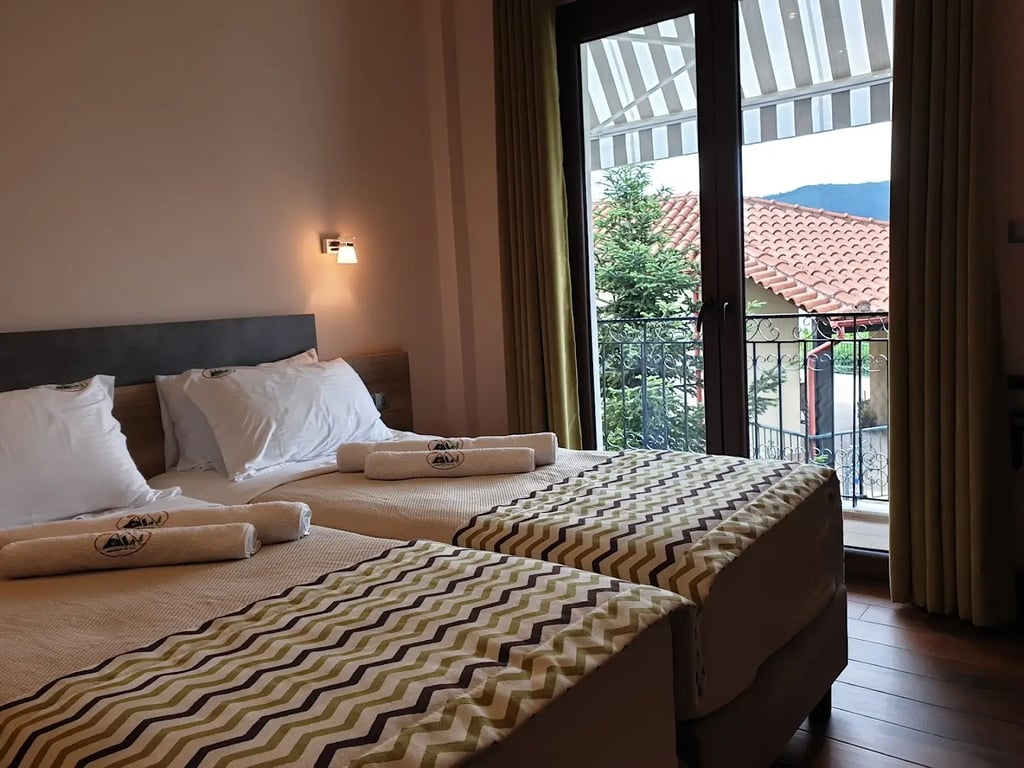Mondeus Inn Luxury