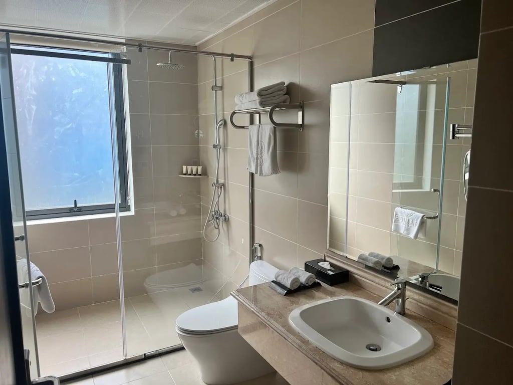 Halios Luxury Halong Hotel