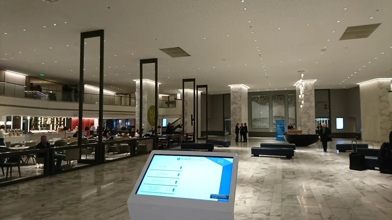 Hyatt Regency Paris Etoile