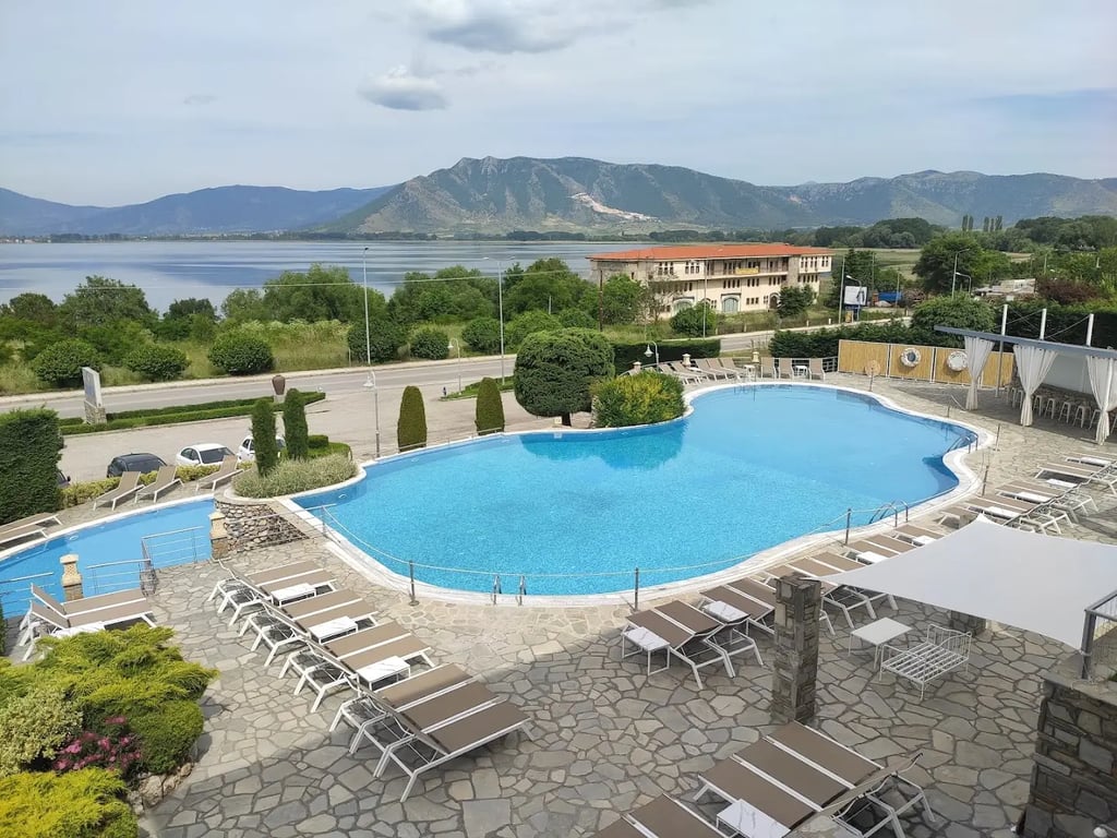 Limneon Resort & Spa