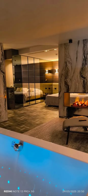 Iris Hotel