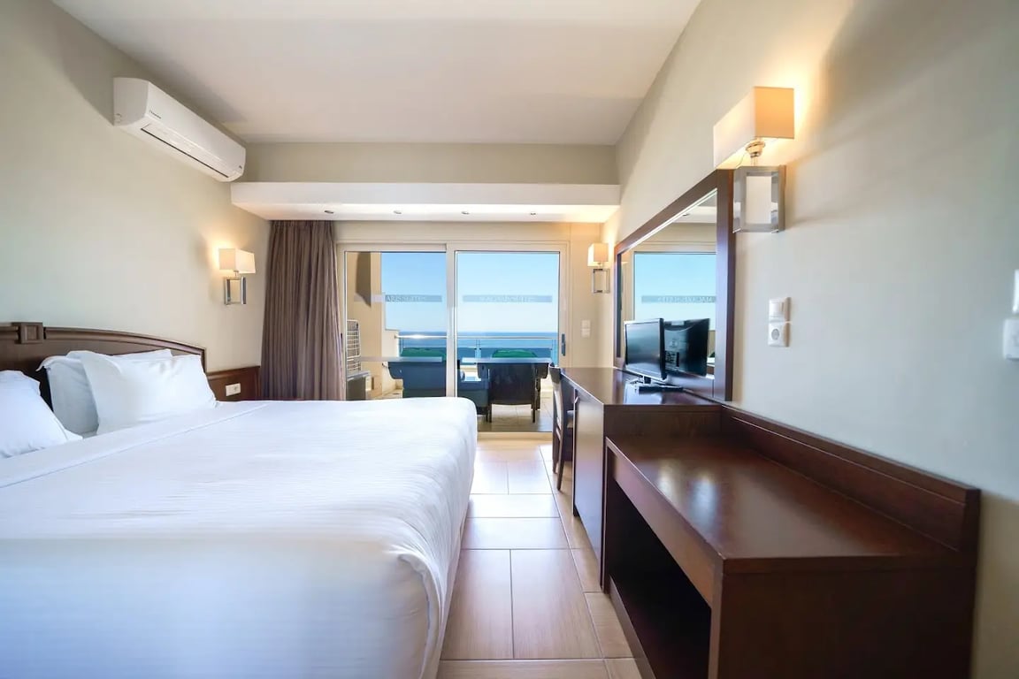 Macaris Suites & Spa