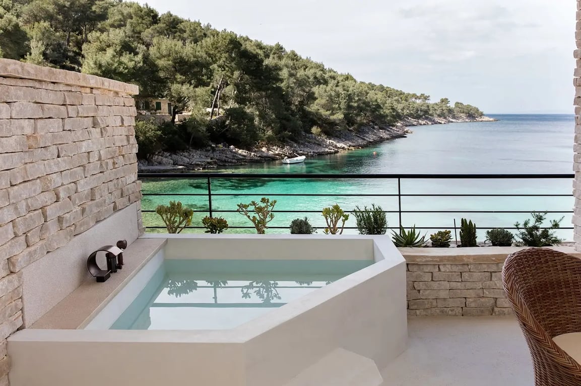 The Green By The Sea