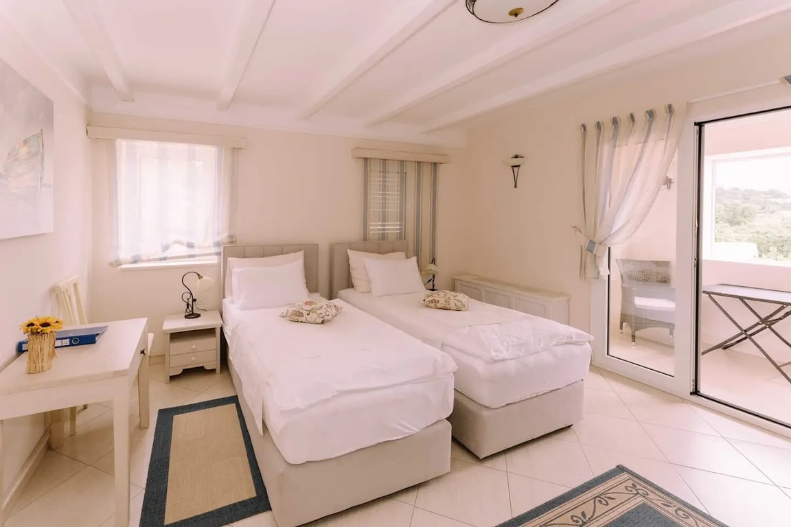 Hotel Abalone
