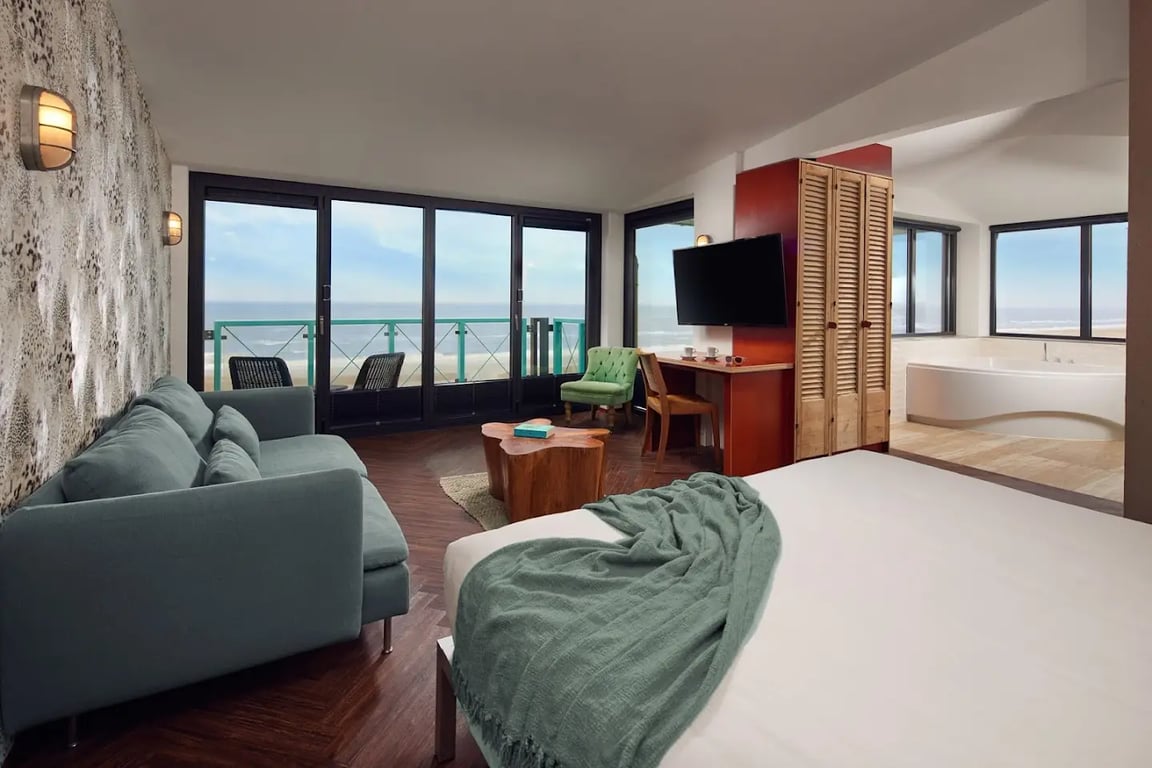 Beachhouse Hotel