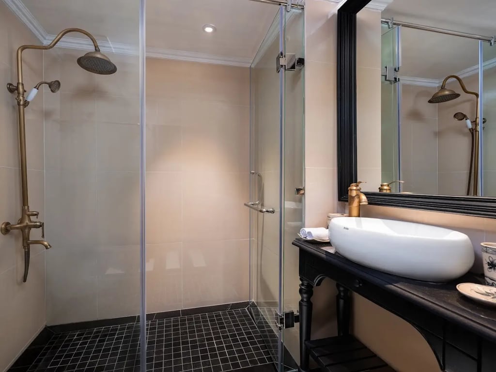 The Flower Boutique Hotel & Travel