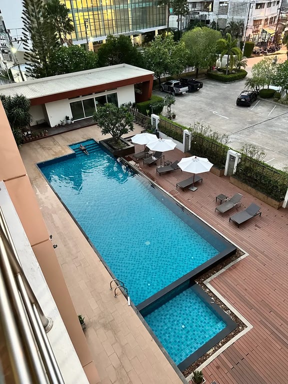 Paragon Suites Resort