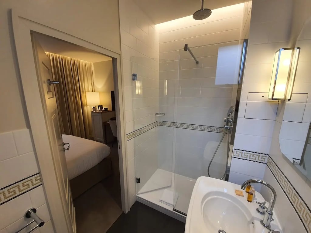 Le Tsuba Hotel