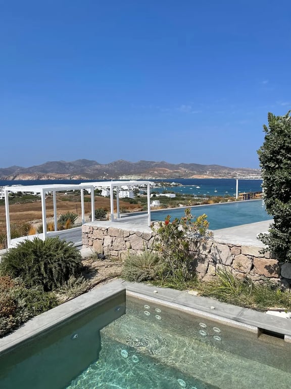 Milos Breeze Boutique Hotel
