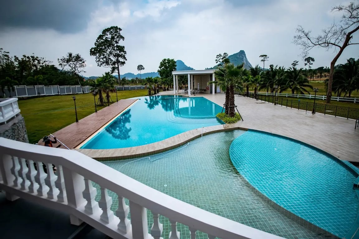 Grand Lord Hotel & Residence