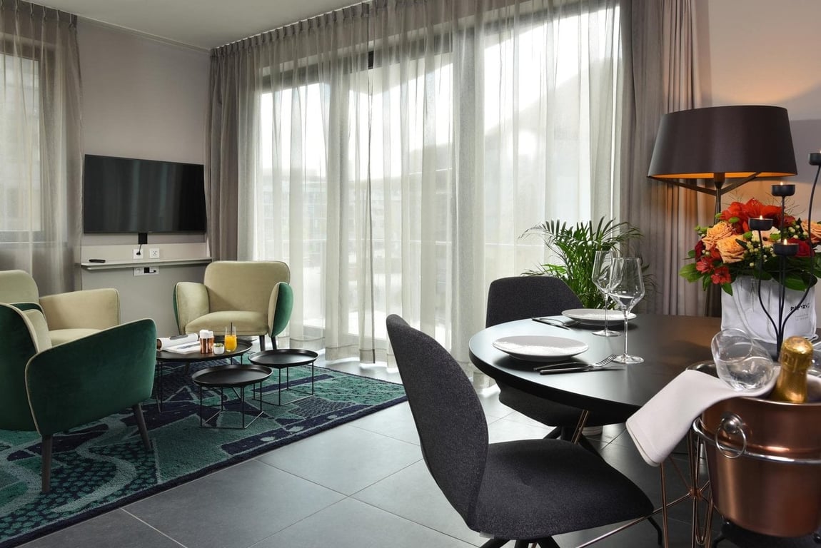 Martin's All Suite