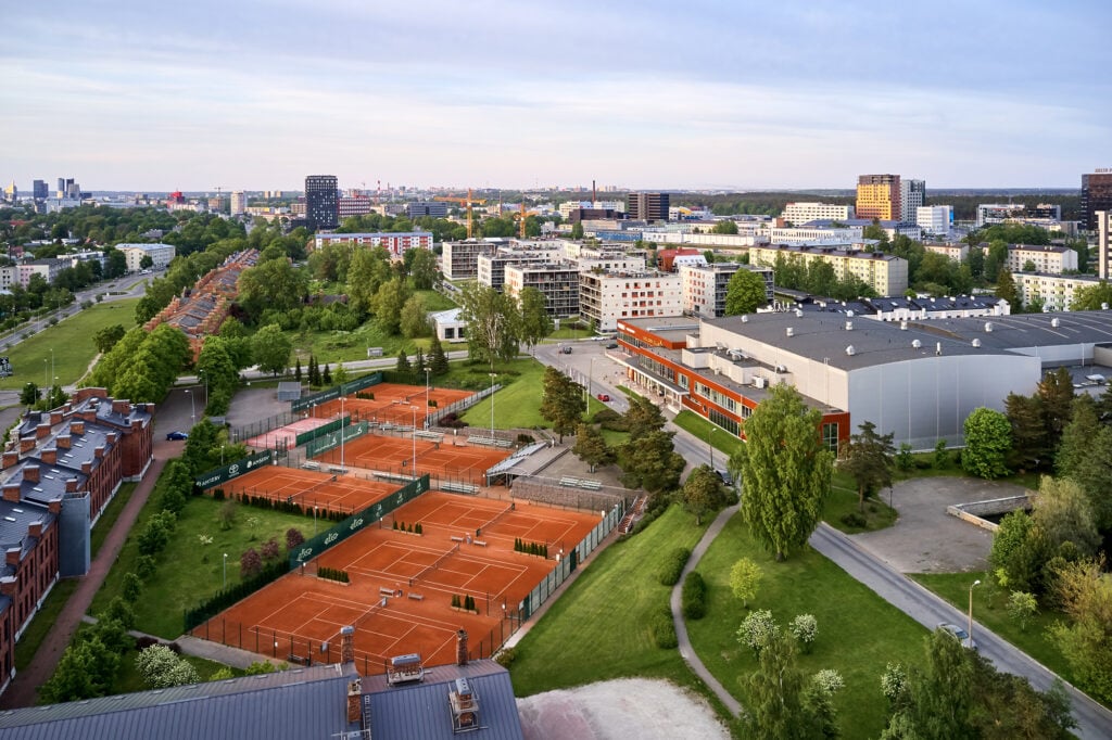 FORUS Tennis Center