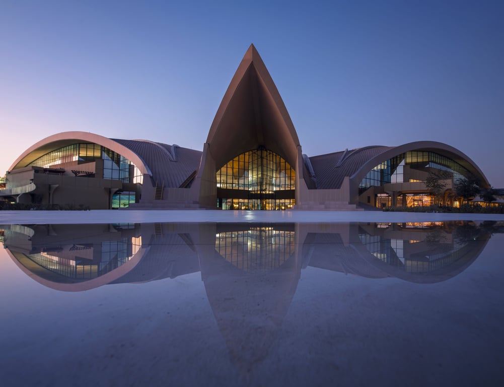 Erth Abu Dhabi - Armed Forces Officers Club and Hotel