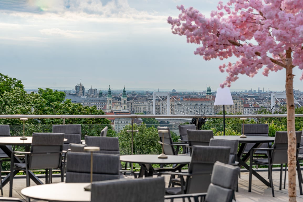 Sunhill Bistro & Skybar