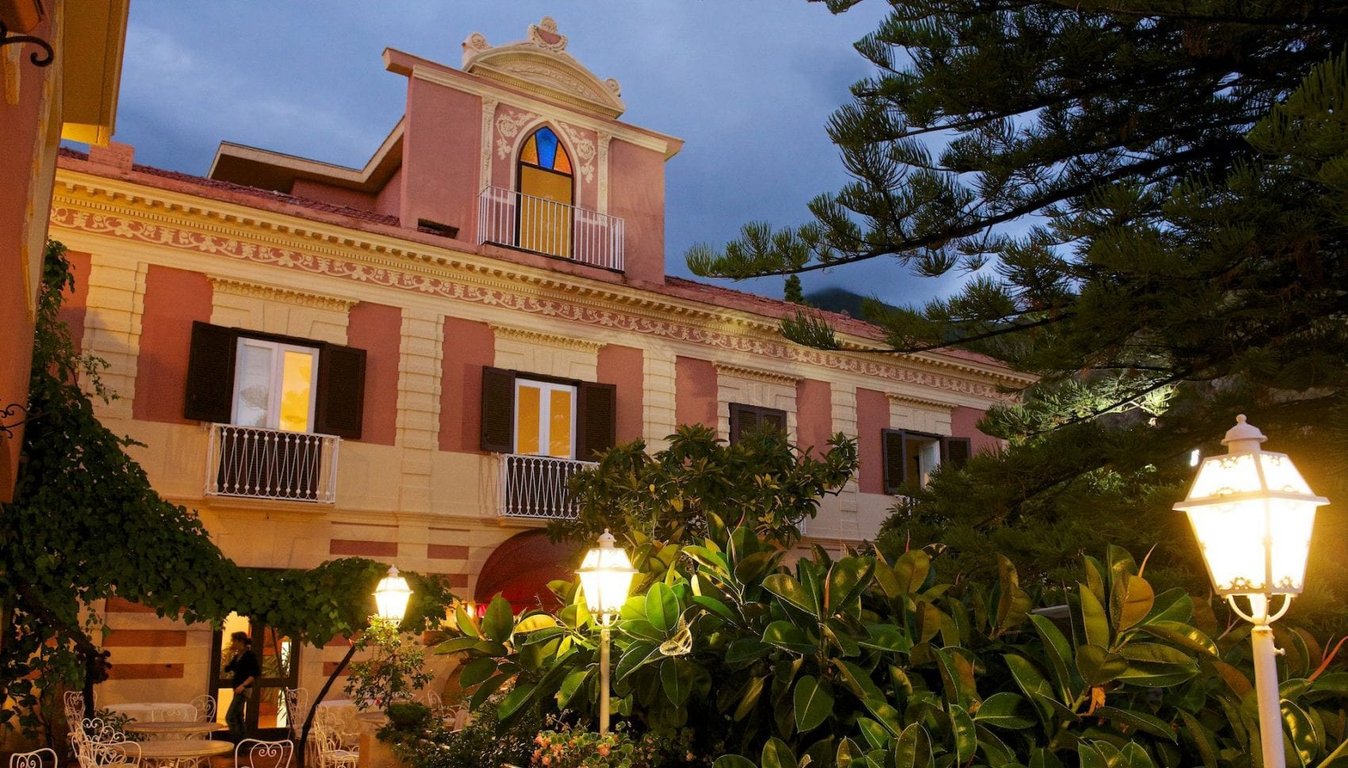 Romantic Hotel & Restaurant Villa Cheta Elite