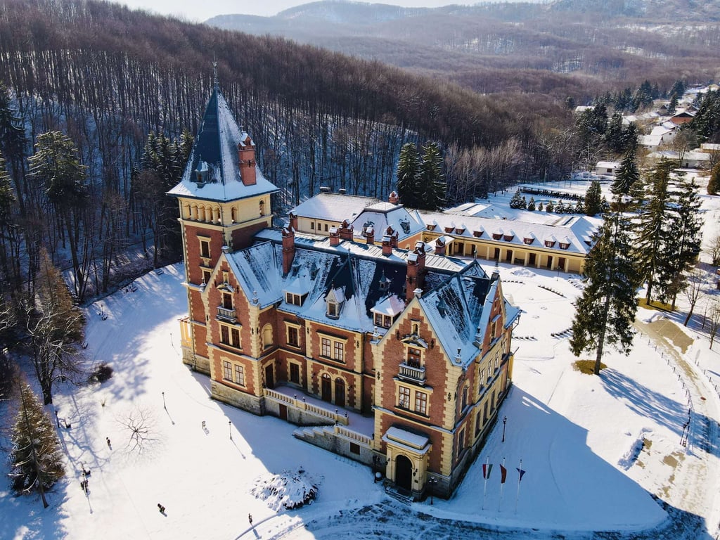 Kastélyhotel Sasvár Resort