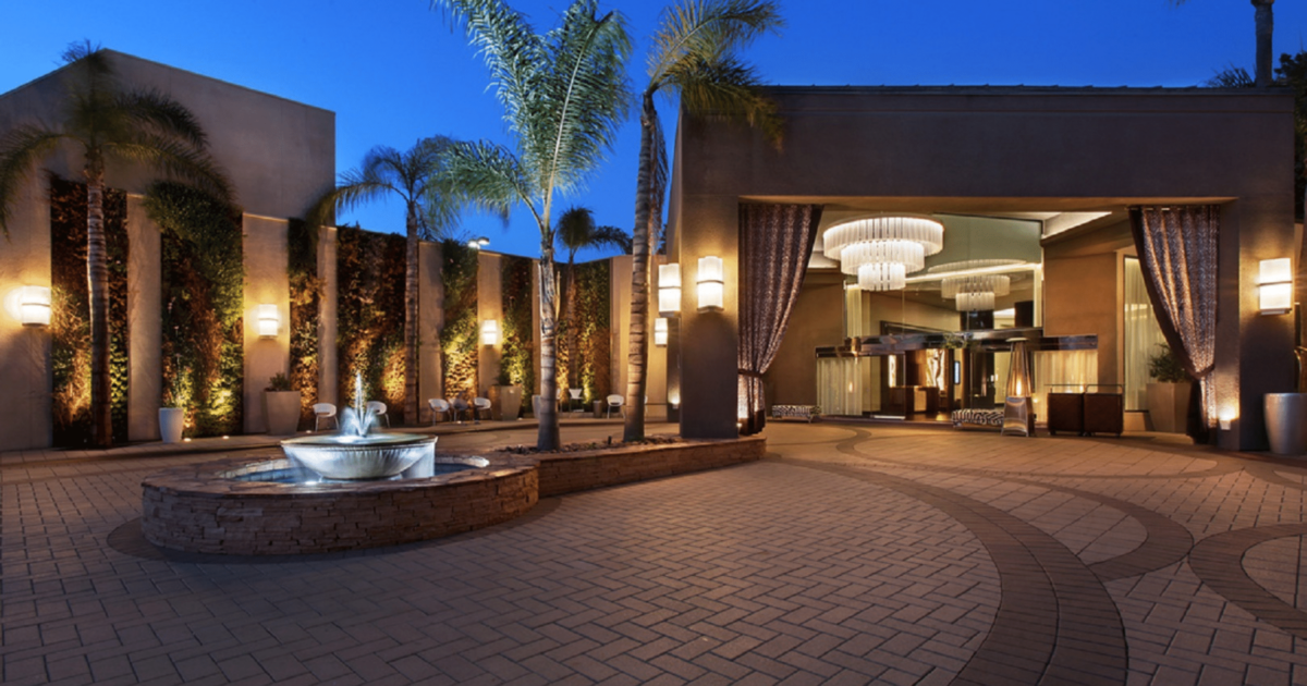 Avenue of the Arts Costa Mesa a Tribute Portfolio Hotel