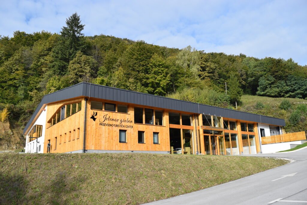 Turistični center Piki - Jelenov greben