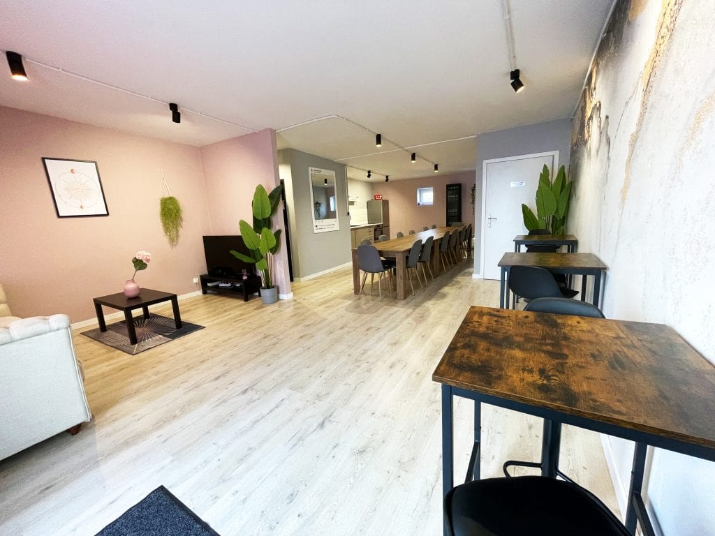 Salonty - Maczka 1A (Perłowy), Poznań