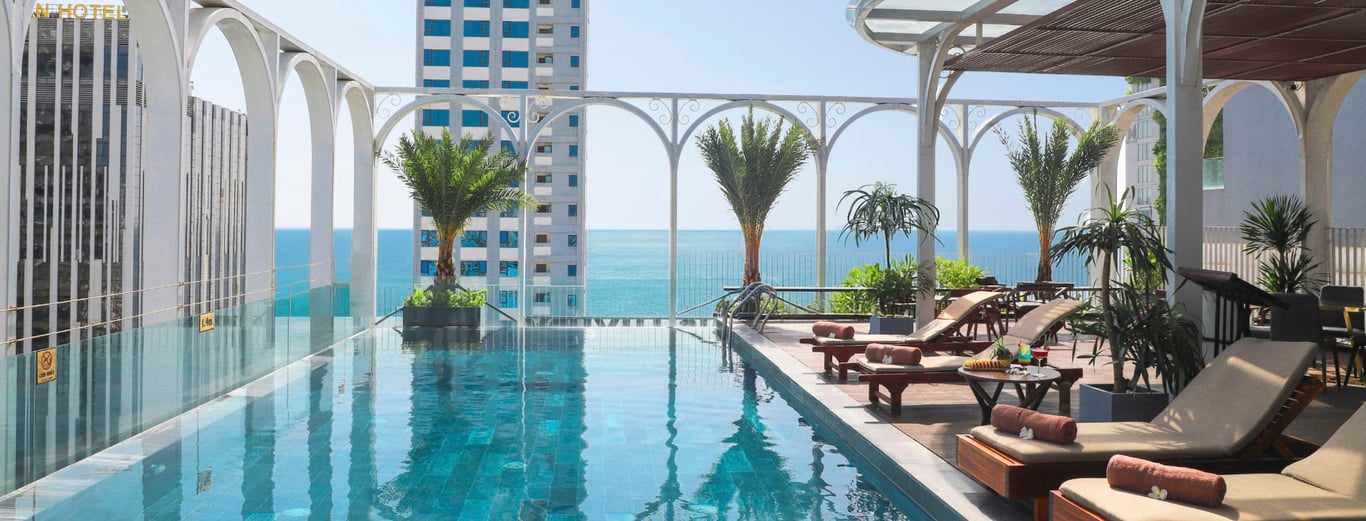 GOLDEN APARTMENT With SEA VIEW