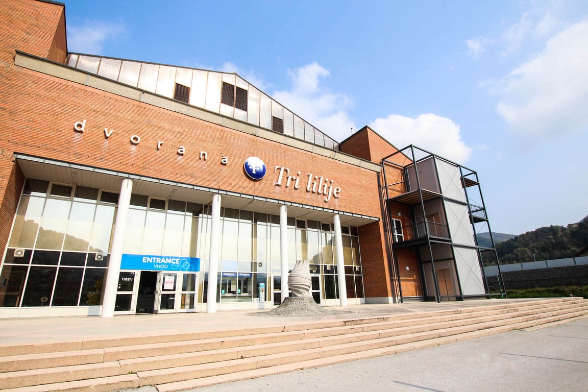 Tri Lilije Hall